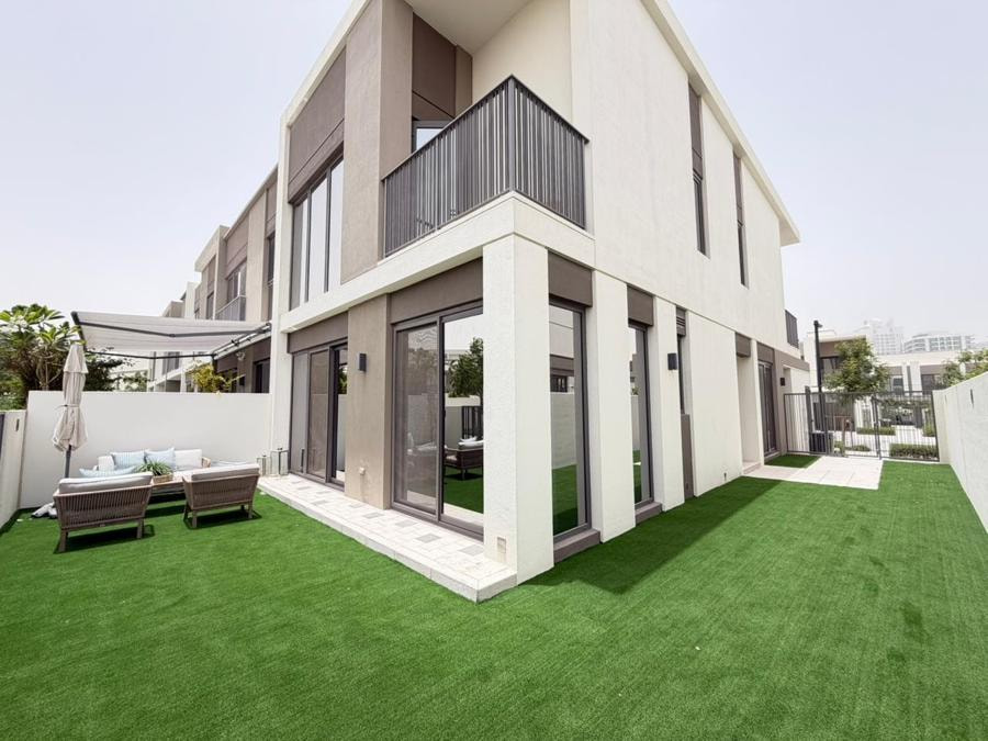 Chic 4 Bedroom + maids room villa in Tilal Al Ghaf - Image