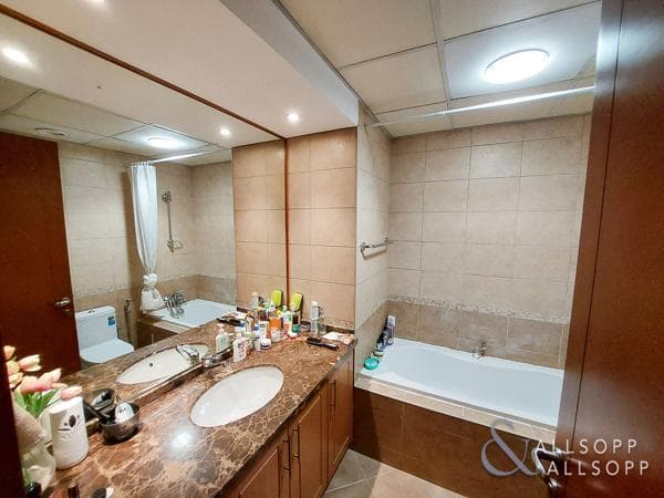 2 Bedroom Apartment for Sale in Tamweel Tower, Lake Allure, Jumeirah Lake Towers.