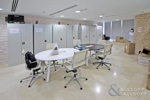 1849 Sq Ft Office Space for Sale in Fortune Tower, Jumeirah Lake Towers.
