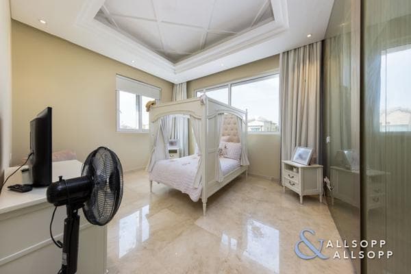 5 Bedroom Villa for Sale in Wildflower, Jumeirah Golf Estates.