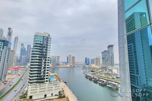 1 Bedroom Apartment for Sale in J ONE Tower A, J ONE Tower A, Business Bay.