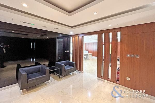 2507 Sq Ft Office Space for Sale in Oaks Liwa Heights, Oaks Liwa Heights, Jumeirah Lake Towers.